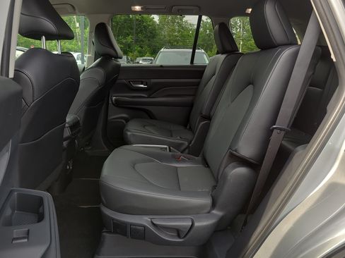 Certified 2025 Toyota Grand Highlander AWD image 27