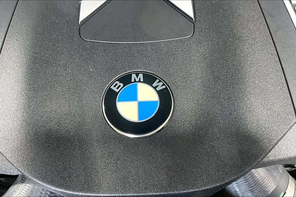 Used 2022 BMW 750i xDrive AWD/4WD image 31
