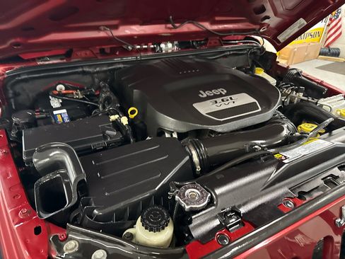 Used 2012 Jeep Wrangler Unlimited Sport image 68