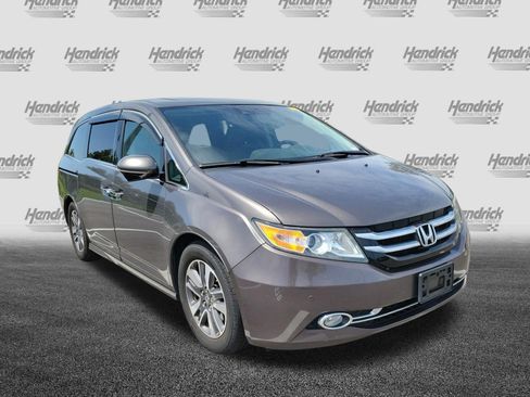 Used 2014 Honda Odyssey Touring Elite image 2