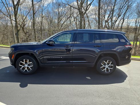 Used 2024 Jeep Grand Cherokee L Limited w/ Luxury Tech Group II image 5