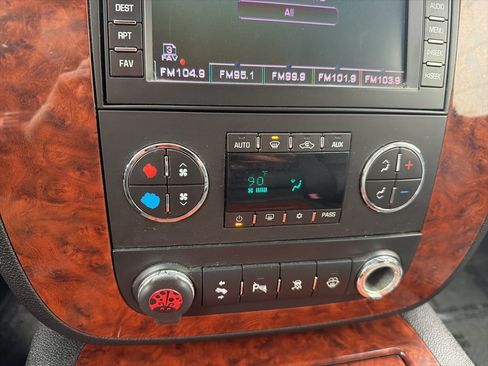 Used 2007 Chevrolet Suburban LTZ w/ LTZ Preferred Equipment Group image 18