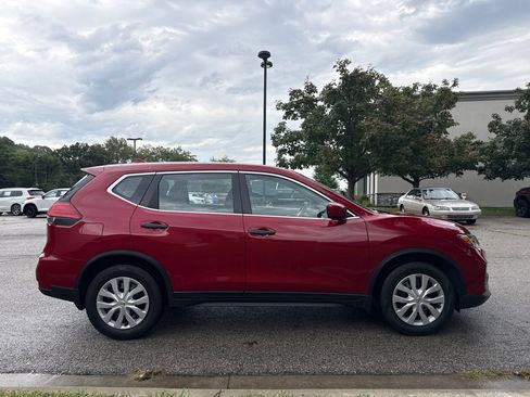 Used 2017 Nissan Rogue S FWD image 4