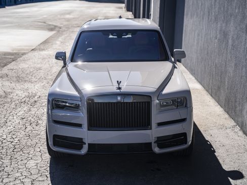 Used 2023 Rolls-Royce Cullinan Black Badge w/ Leather Finishing Pack image 7