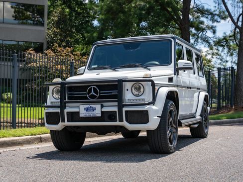 Used 2017 Mercedes-Benz G 63 AMG 4MATIC image 2