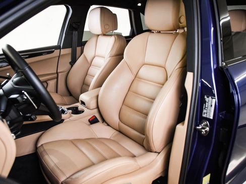 Certified 2026 Porsche Macan S AWD/4WD image 5