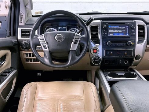 Used 2016 Nissan Titan SL image 4