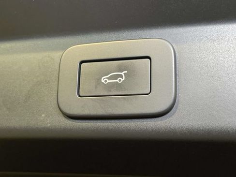 Used 2024 Land Rover Range Rover Sport SE AWD/4WD image 21