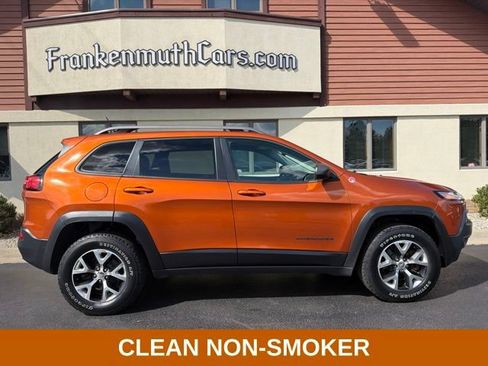 Used 2015 Jeep Cherokee Trailhawk w/ Comfort/Convenience Group AWD/4WD image 6