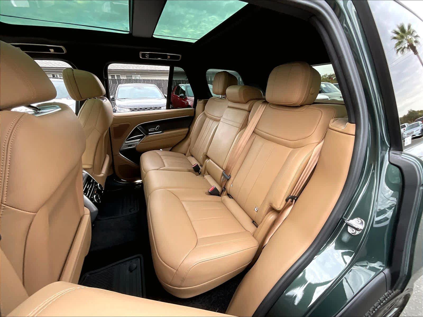 Used 2025 Land Rover Range Rover SE AWD/4WD image 29