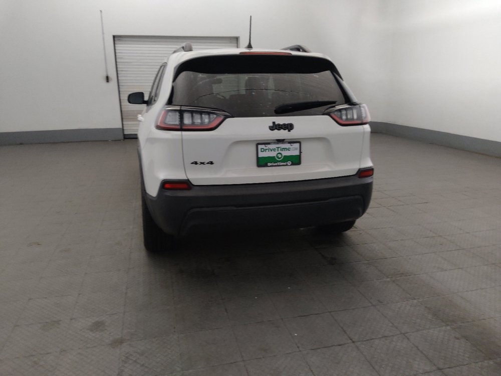 Used 2019 Jeep Cherokee Latitude Plus AWD/4WD image 6
