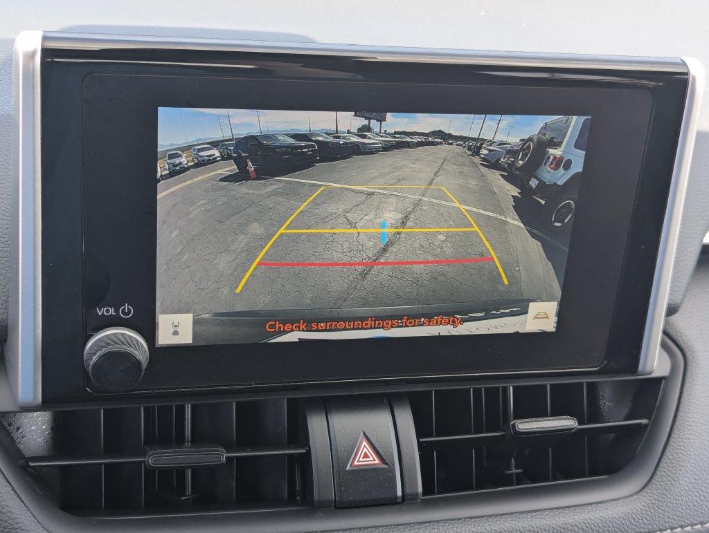 Used 2025 Toyota RAV4 XLE AWD/4WD image 16