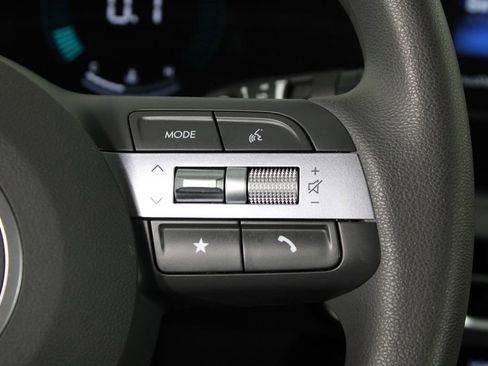 Used 2025 Hyundai Sonata SE image 24