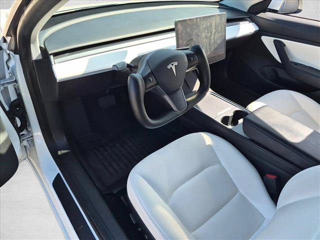 Used 2021 Tesla Model 3 Standard Range Plus RWD image 9