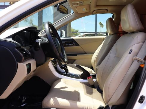 Used 2017 Honda Accord EX-L image 38