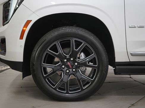 Used 2025 GMC Yukon XL Denali w/ Sun & Power Step Package AWD/4WD image 31