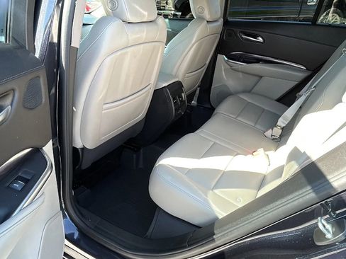 Used 2022 Cadillac XT4 Luxury w/ Cold Weather Package image 12
