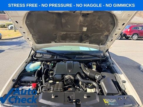 Used 2003 Lincoln Town Car Signature image 10