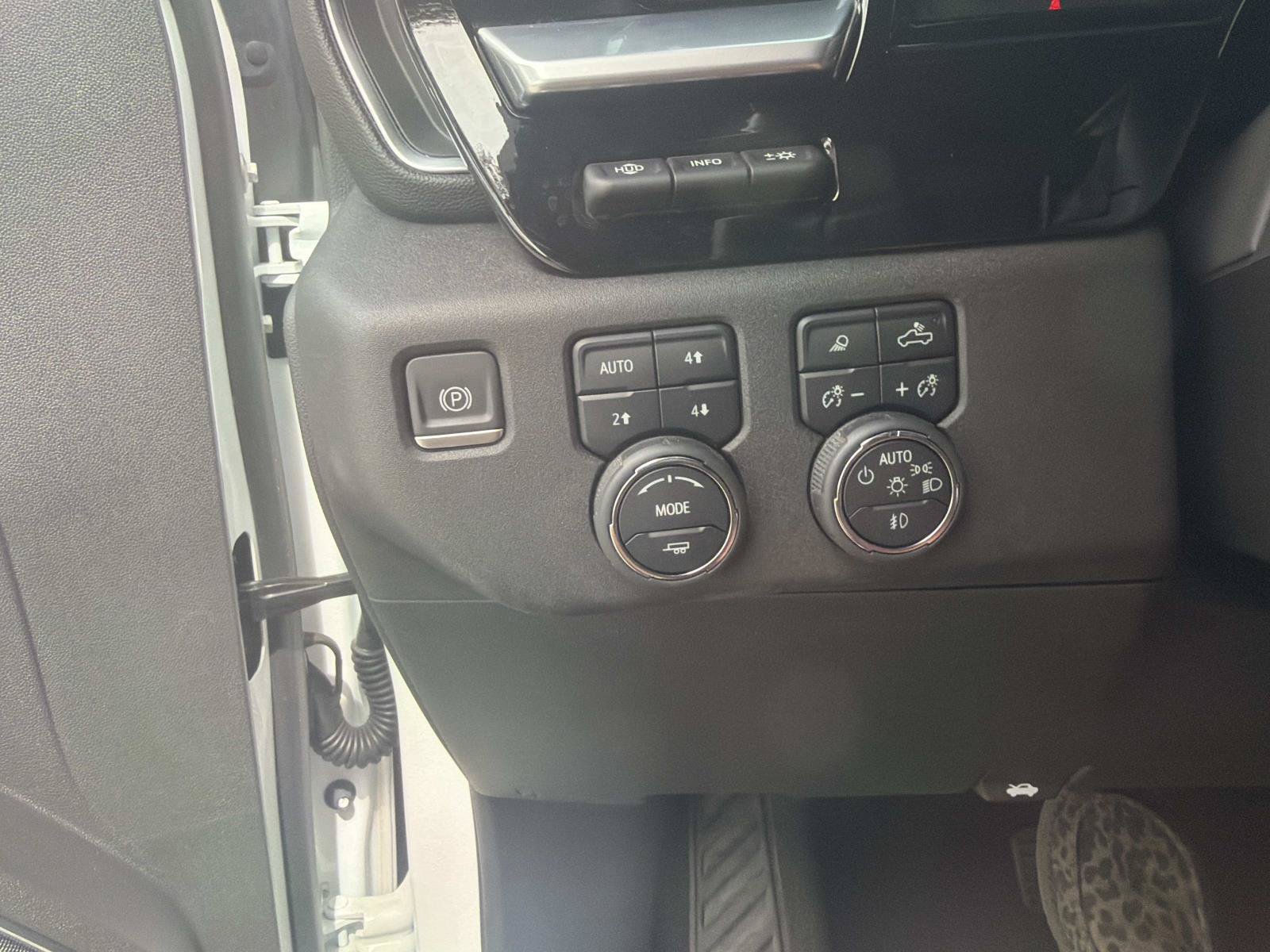 Used 2023 Chevrolet Silverado 1500 LTZ w/ LTZ Premium Package AWD/4WD image 32