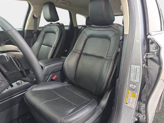 Certified 2023 Lincoln Corsair AWD w/ Equipment Group 101A image 12