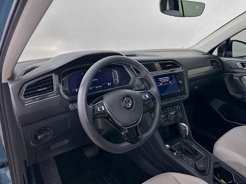 Used 2020 Volkswagen Tiguan SEL AWD/4WD image 32
