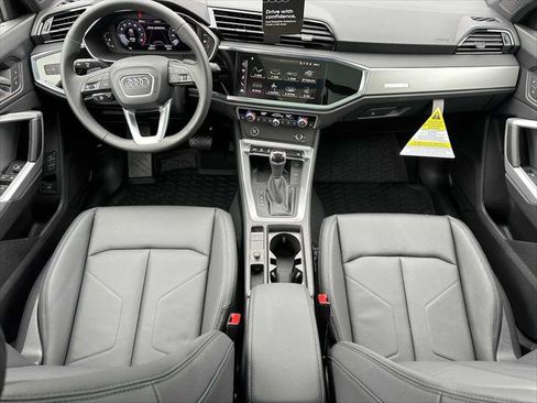 New 2025 Audi Q3 2.0T Premium image 17