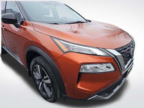 Used 2023 Nissan Rogue SL w/ SL Premium Package image 10