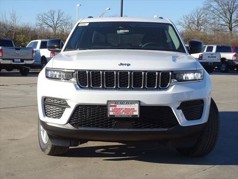 Certified 2023 Jeep Grand Cherokee Laredo w/ Luxury Tech Group I AWD/4WD image 5