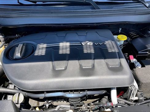 Used 2017 Jeep Cherokee Latitude w/ Safety/Convenience Group AWD/4WD image 11