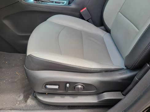Used 2020 Chevrolet Equinox Premier FWD image 5