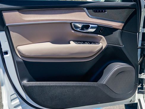 Certified 2026 Volvo XC90 B6 Plus AWD/4WD image 22