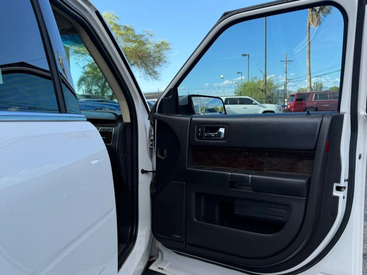Used 2018 Ford Flex Limited w/ Equipment Group 303A AWD/4WD image 36
