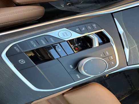 Used 2024 BMW 330e image 25