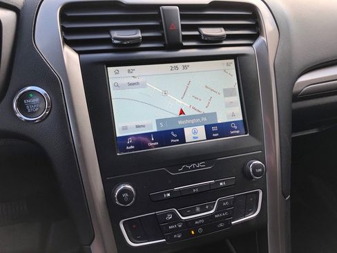 Used 2019 Ford Fusion SE image 27