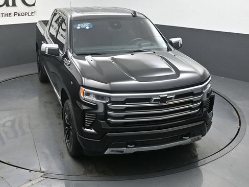 Used 2025 Chevrolet Silverado 1500 High Country AWD/4WD image 52