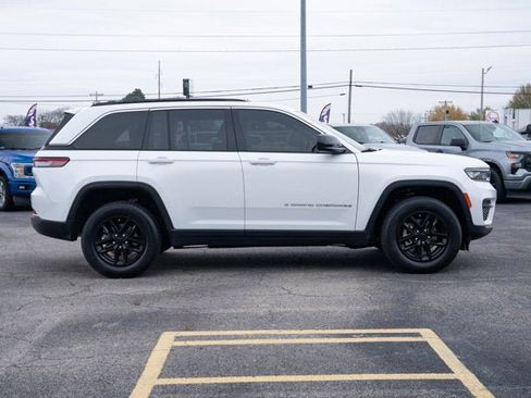 Certified 2025 Jeep Grand Cherokee Laredo X image 6