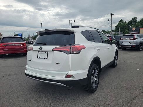 Used 2016 Toyota RAV4 XLE AWD/4WD image 5