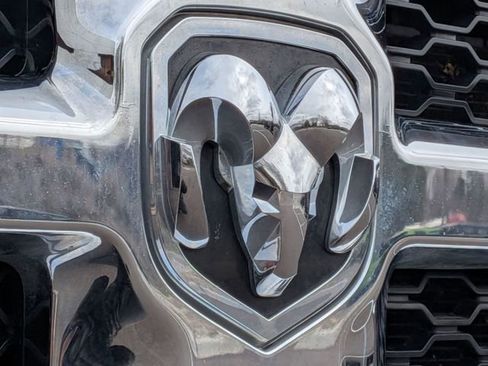 Used 2014 RAM 3500 Tradesman w/ Chrome Appearance Group AWD/4WD image 9