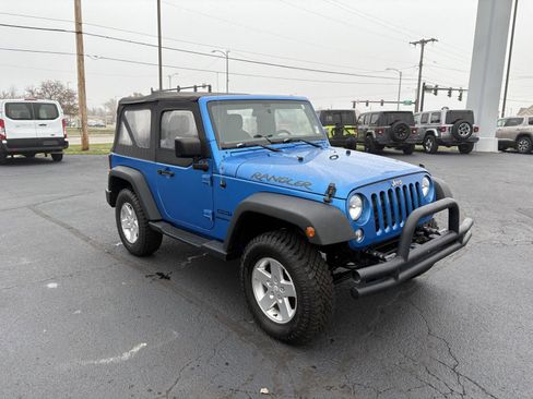 Used 2016 Jeep Wrangler Sport w/ Connectivity Group image 2