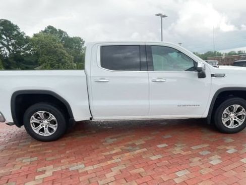Used 2024 GMC Sierra 1500 SLT RWD image 2
