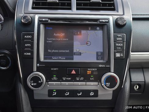 Used 2014 Toyota Camry SE w/ Moonroof Package image 24