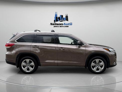 Used 2018 Toyota Highlander Limited AWD/4WD image 3