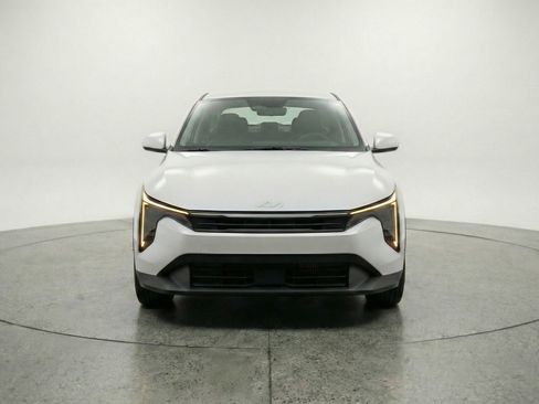 Used 2025 Kia K4 FWD image 2