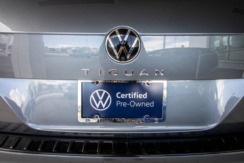 Certified 2024 Volkswagen Tiguan SE R-Line FWD image 16