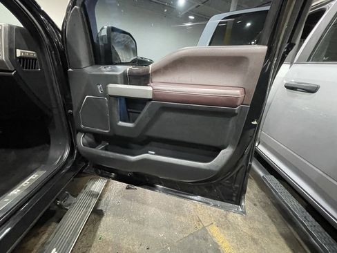 Used 2015 Ford F150 Platinum w/ Equipment Group 701A Luxury image 19