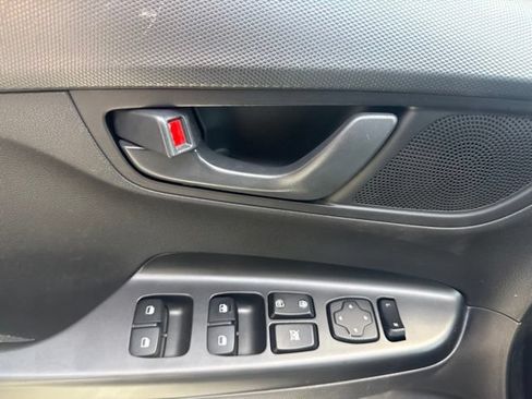 Used 2023 Hyundai Kona SE w/ Cargo Package FWD image 12