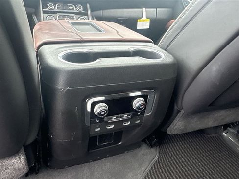 Used 2023 GMC Yukon Denali Ultimate AWD/4WD image 22