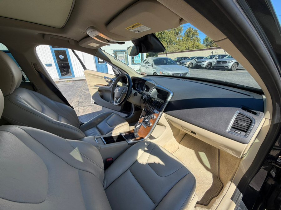 Used 2015 Volvo XC60 T6 AWD/4WD image 20