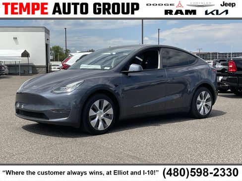 Used 2023 Tesla Model Y Long Range AWD/4WD image 1