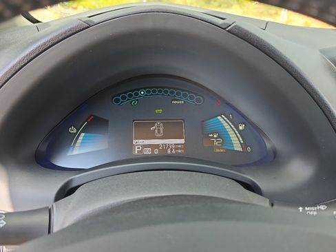 Used 2015 Nissan Leaf S w/ Charge Package FWD image 8